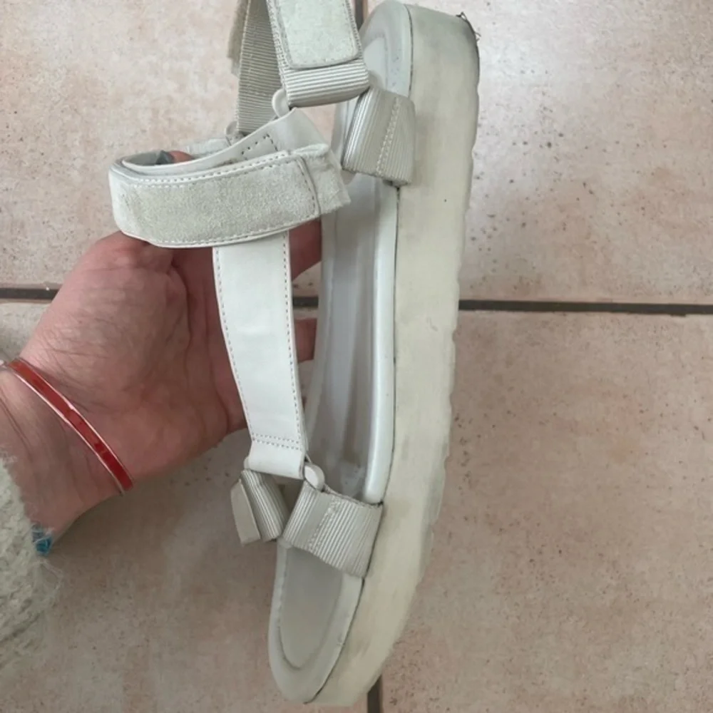 VINCE Carver Canvas-trimmed Faux Suede And Leather Sandals In White SIZE 11
